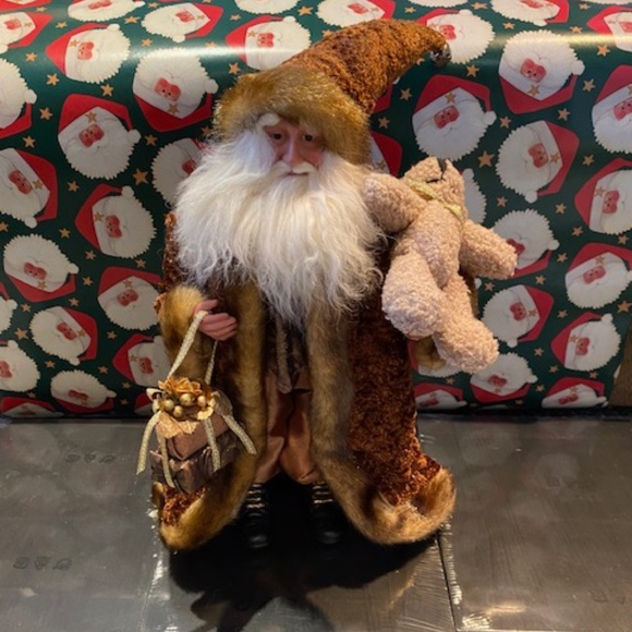 Santa Clause Christmas Holiday Home Decorations - Picture 2 of 10